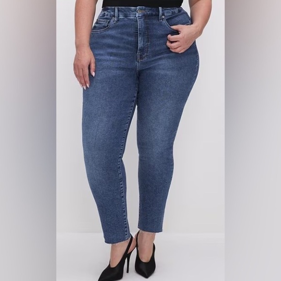 Good American High Rise Straight Raw Edge Hem Classic Jeans Blue NWOT Sz 33 - Picture 1 of 12